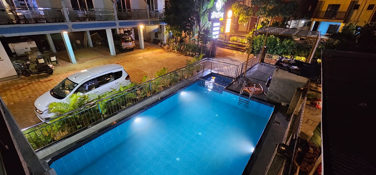 Apsons Resort Pool 1